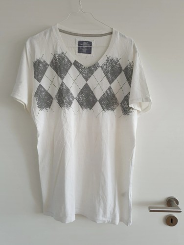 Weißes shirt mit aufdruck - mit,